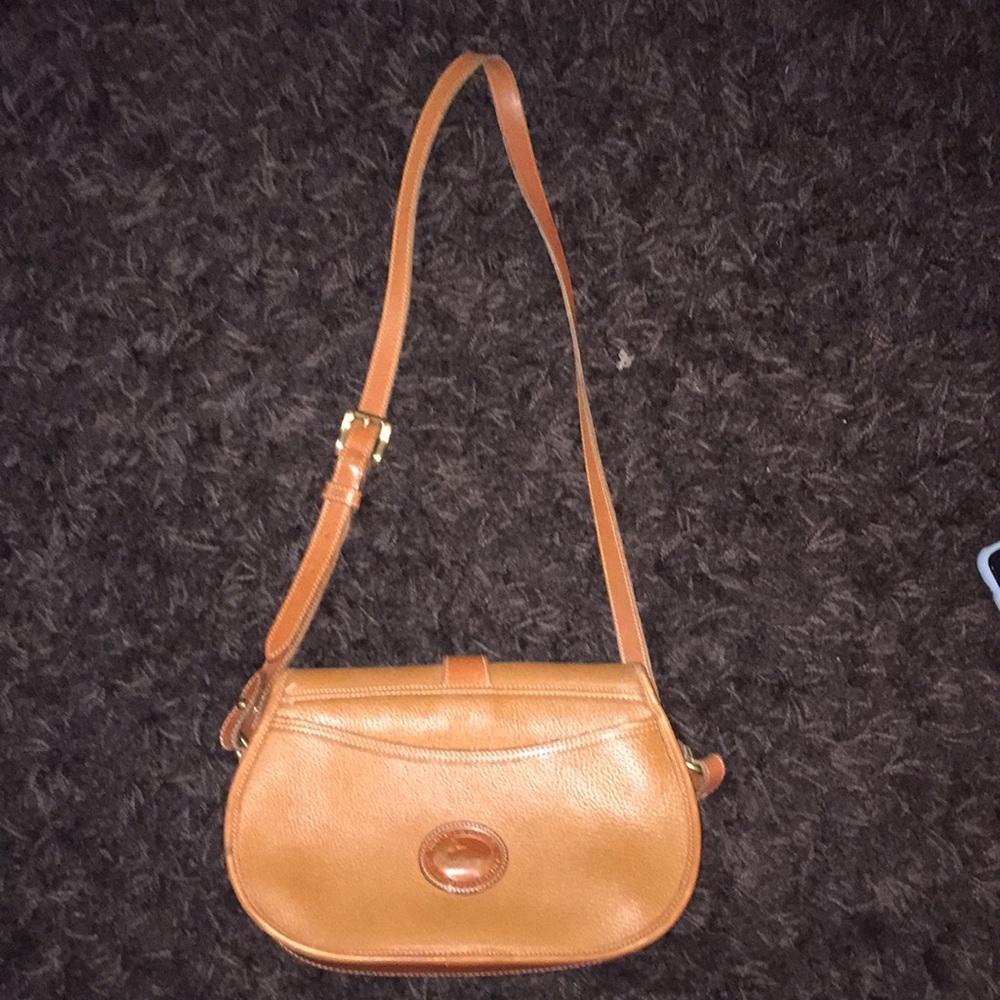 VINTAGE Dooney and Bourke crossbody bag!